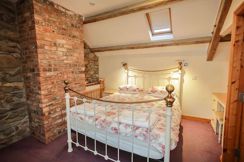 Glaslyn -  a cottage that sleeps 4 guests  in 2 bedrooms in Pwllheli, Gwynedd