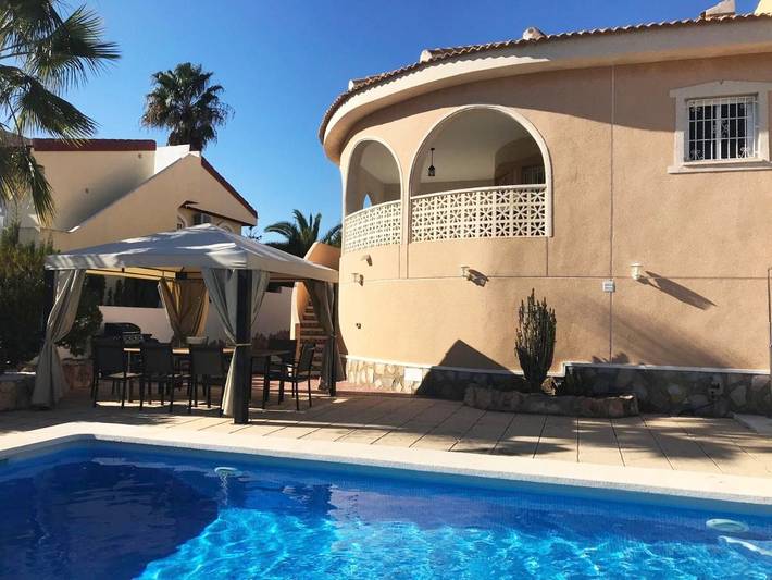 Casa rural para 8 personas, con vistas y piscina además de jardín y vistas al lago en Rojales - 3