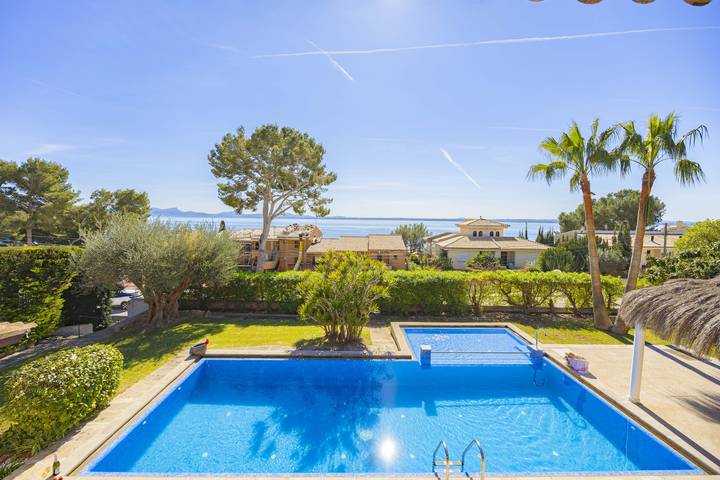 Villa pour 8 personnes, avec piscine et jardin - 1