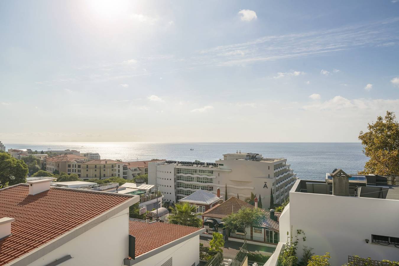 Appartement entier, Duplex dans la zone touristique, avec vue sur la mer - Lido I in São Martinho, Île de Madère