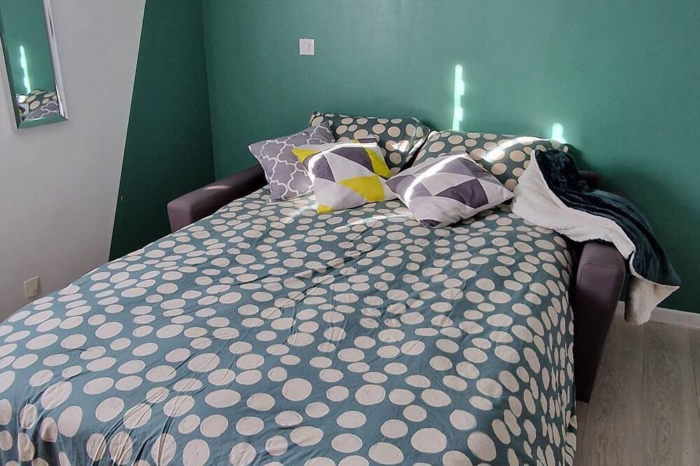 Entire apartment, Très Jolie Studio Pour Curiste au Cœur de la Station Thermale in Vals-les-Bains, Parc naturel régional des Monts d'Ardèche