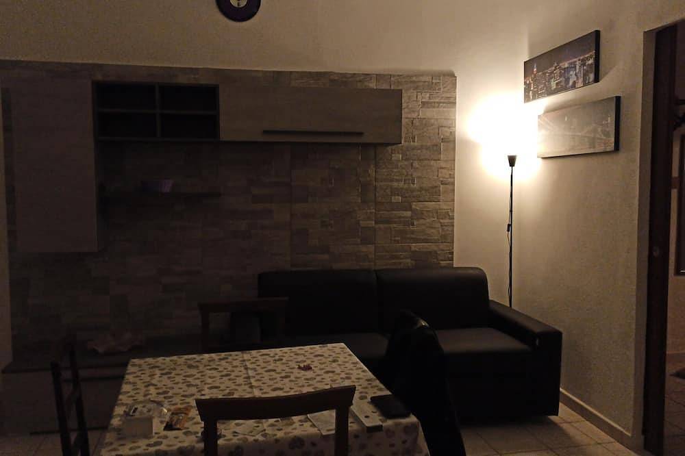 Casa Monica: luminosa, arieggiata, curata, accogliente in Iglesias Centro, Iglesias