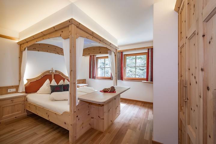 Ganze Wohnung, Ferienwohnung "Himmelreich" bei Seiser Alm mit Bergblick & Balkon in Tagusens, Kastelruth