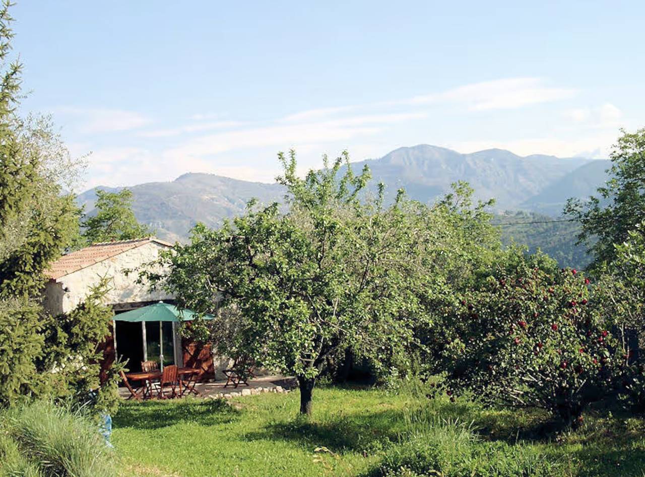 Casa rural 'Les Lys' con vistas a la montaña, Wi-Fi y aire acondicionado in Berre-les-Alpes, Nizza Region