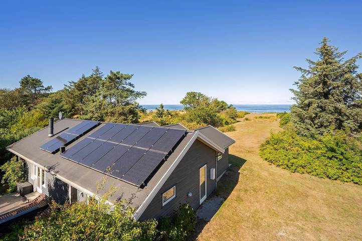 Ferieudlejning for 6 personer, med Terrasse og Have i Nykøbing Sjælland