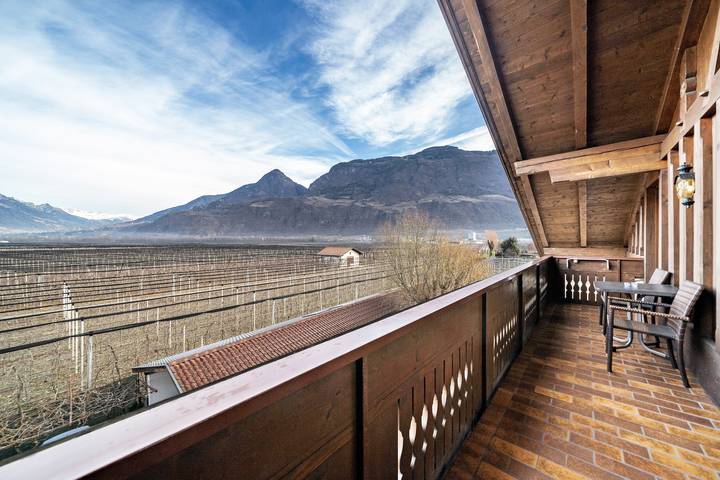 Ferienwohnung für 4 Personen, mit Balkon und Garten in Lana - 2