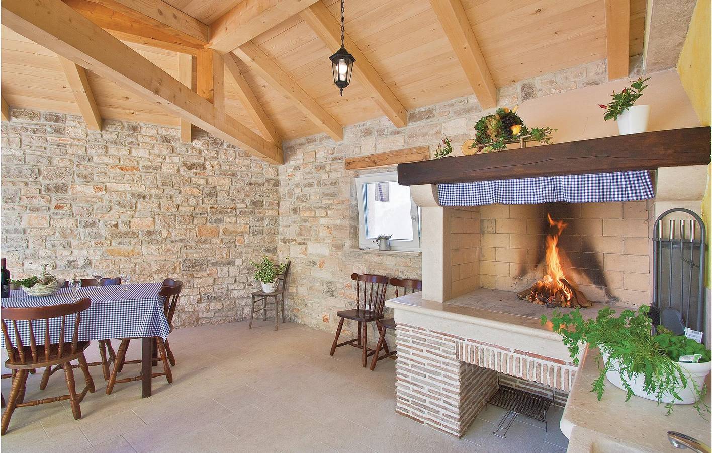 Holiday home for 6 people with terrace in Špadići, Melnica