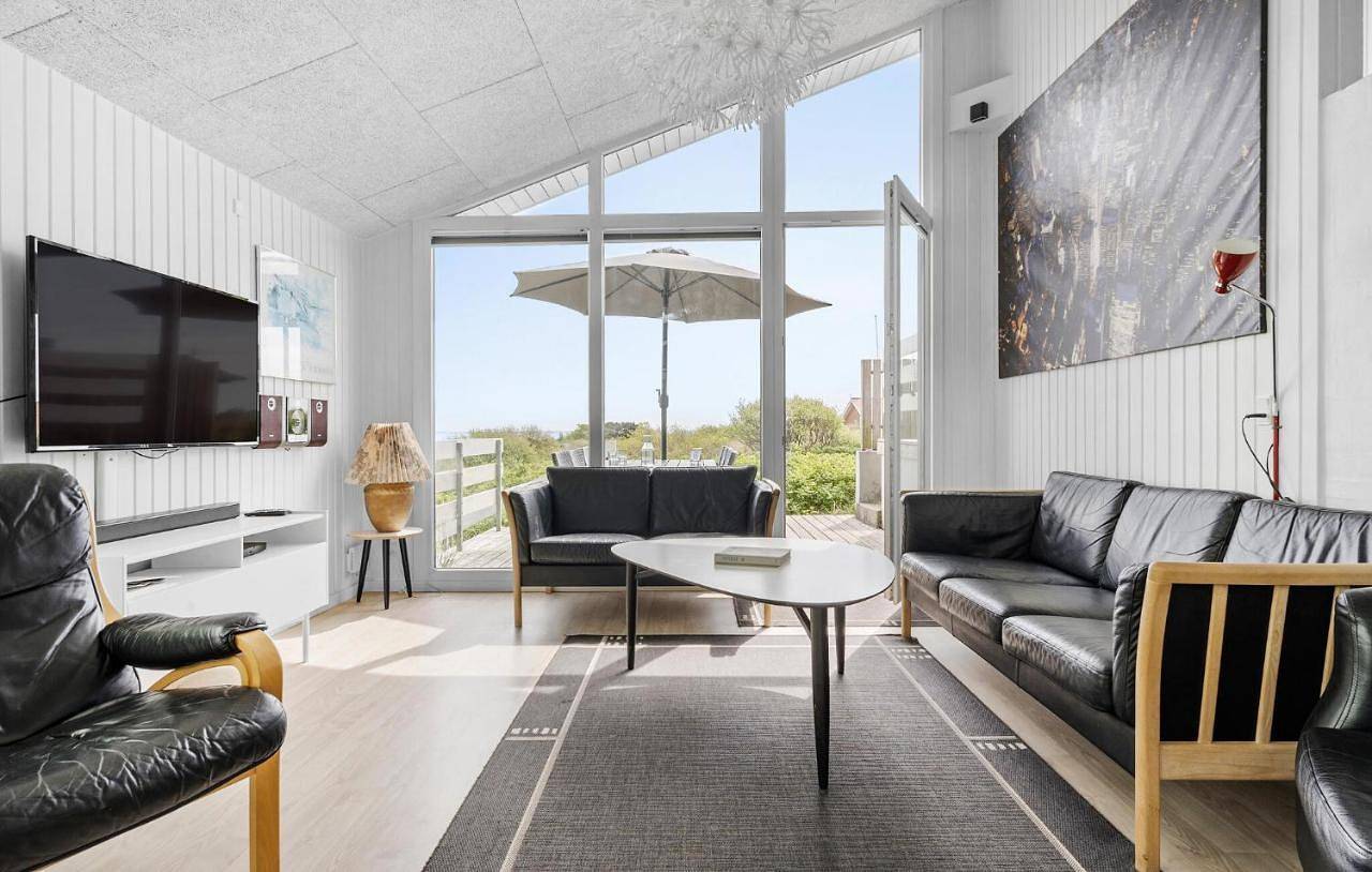 Nice Home In Hvide Sande With Sauna in Skodbjerge, Haurvig