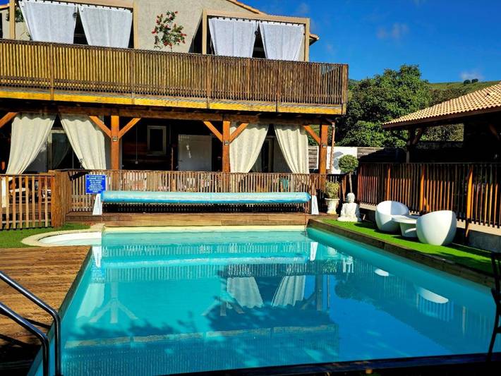 Chambre d’hôte pour 2 personnes, avec vue ainsi que jardin et piscine, animaux acceptés dans Haute-Corse
