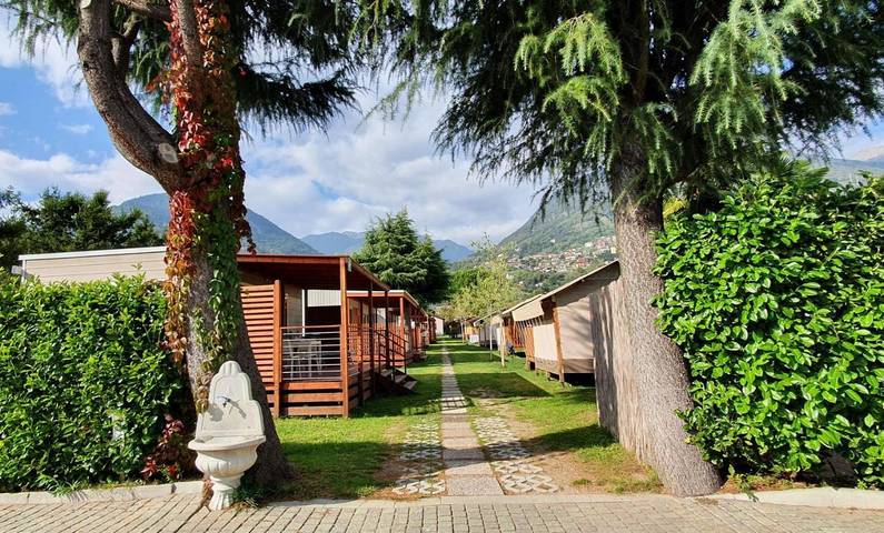 Location de vacances pour 2 personnes, avec jardin ainsi que vue et piscine à Domaso - 4