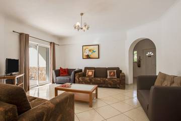 Holiday Rental for 8 People in Algarve, Portugal, Photo 4