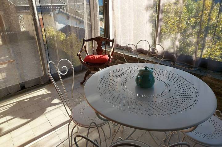 Location de vacances pour 10 personnes, avec terrasse et jardin dans Tignac