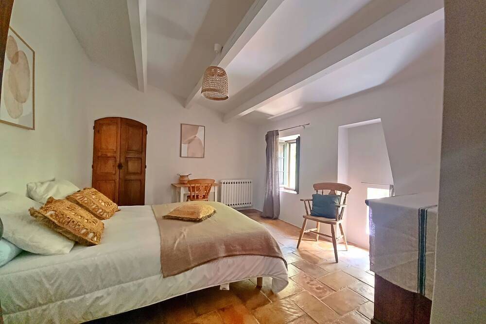 En Pleine Foret in Aurel, Parc naturel régional du Mont-Ventoux