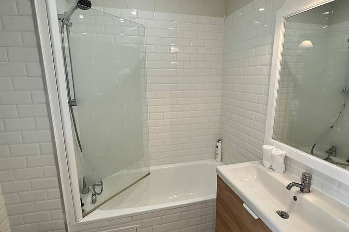 Gîte pour 5 personnes, avec jacuzzi ainsi que jardin et piscine dans Golf Saint-Laurent - 4
