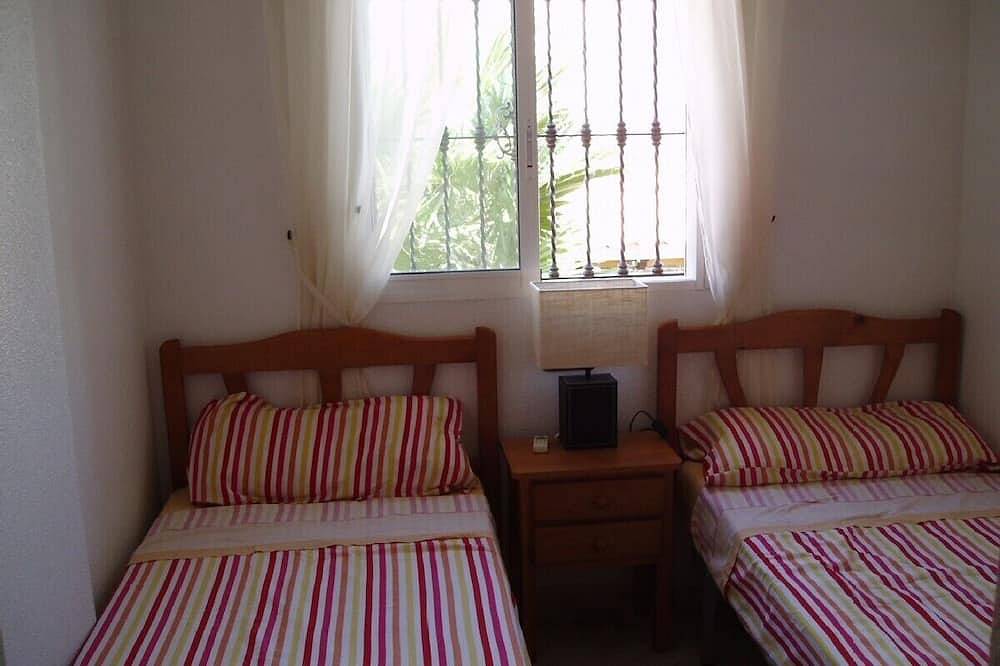 Fabulous 3 bedroom Quad Villa in lovely Urbanisation close to amenities in Colinas de la Zenia, Orihuela