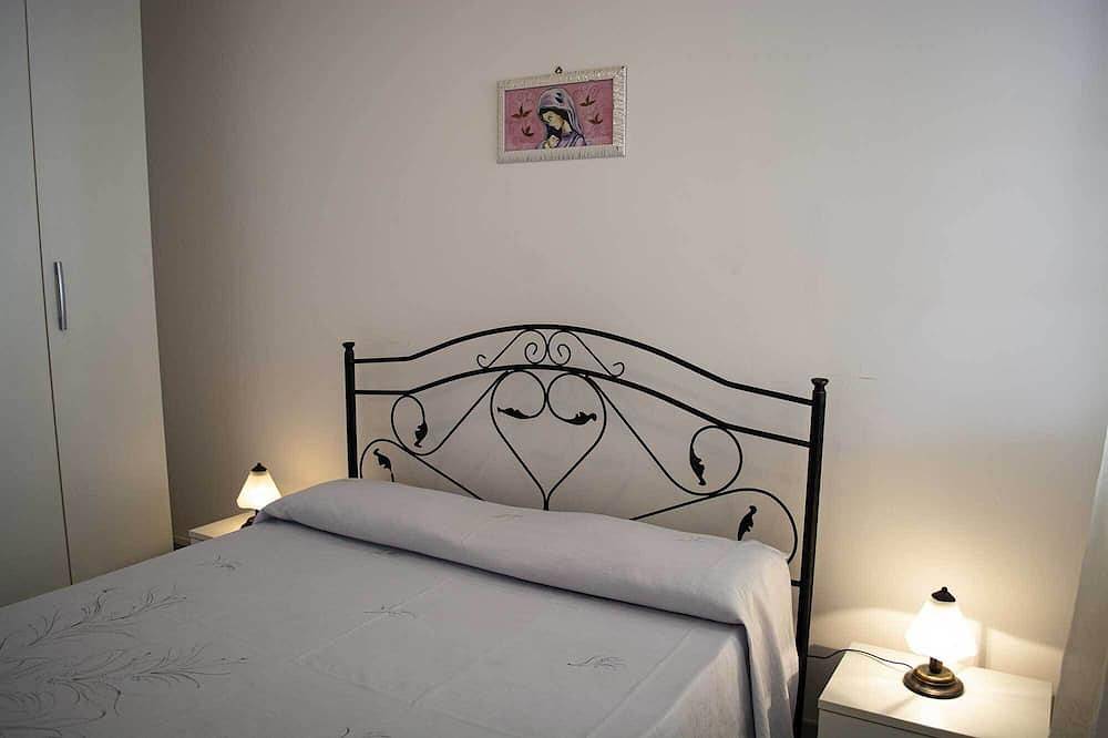 Geheel appartement, Mooi Appartement Met Twee Kamers Met Gemeubileerd Terras in Gagliano del Capo, Provincie Lecce