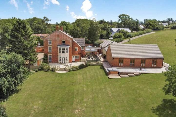 Maison de vacances pour 22 personnes, avec jardin et jacuzzi - 1