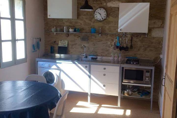 Gîte pour 2 personnes, avec jardin et piscine à Grillon - 2