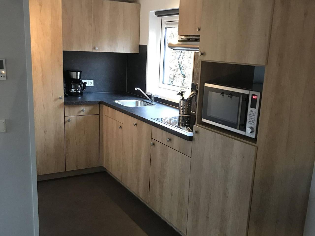 Modern chalet with garden house, on a holiday park on the Amerongse Berg in Utrecht region