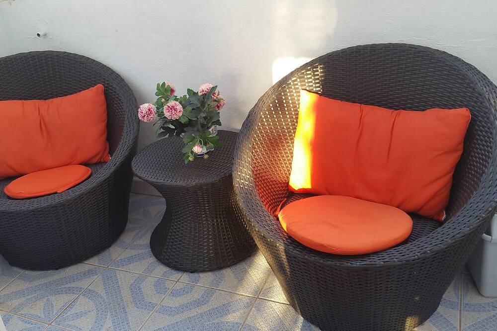 Entire apartment, 2 bed apt in Playa Flamenca, 400 mtrs to the beach, central location. in Playa Flamenca, Orihuela