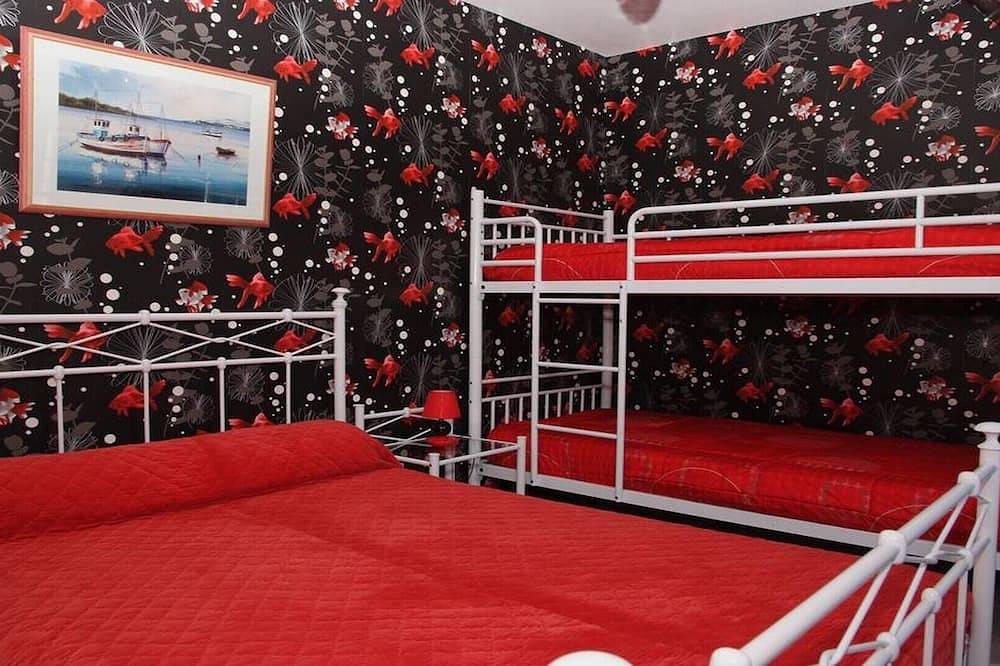 Großes Haus 180 m vom Meer und dem schönen Strand von Trestel entfernt in Trévou-Tréguignec, Rosa Granitküste