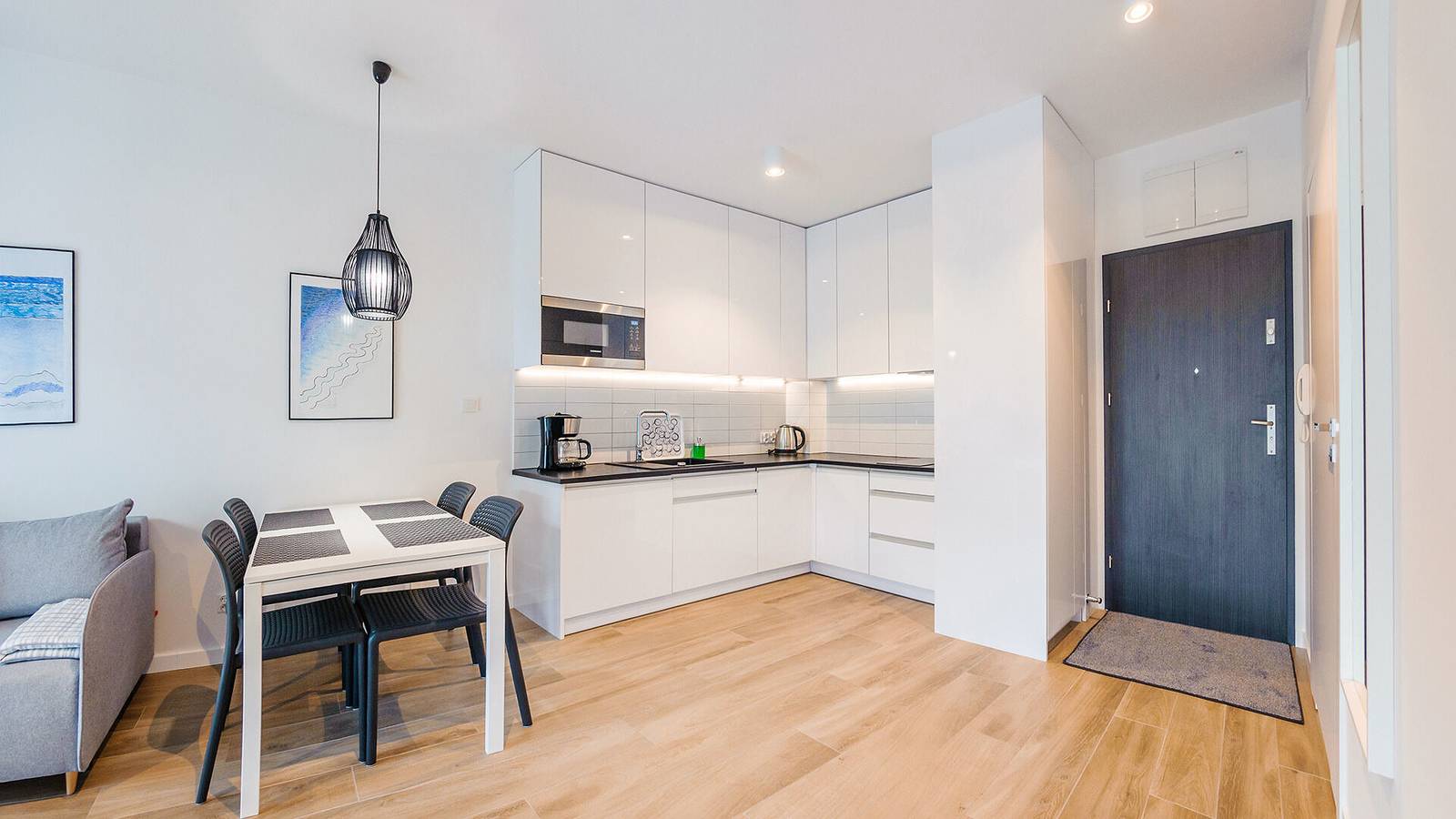 Cały apartament wypoczynkowy, Apartament wakacyjny dla 4 osób z balkon in Dziwnów, Wyspa Wolin