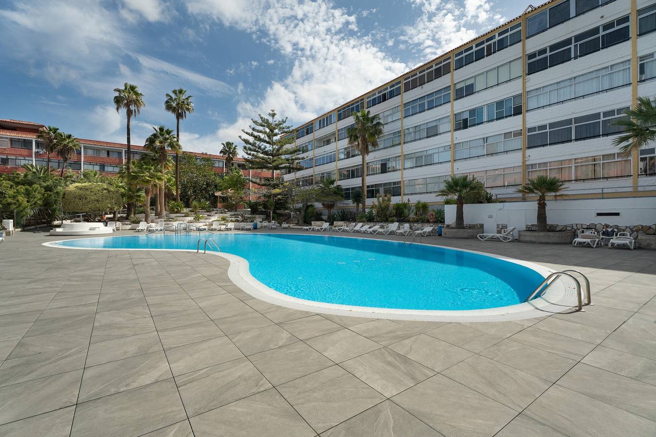 Appartement entier, Vacances 'Chasna' avec Piscine Commune, Jardin Commun et Wi-Fi in Costa del Silencio, Arona