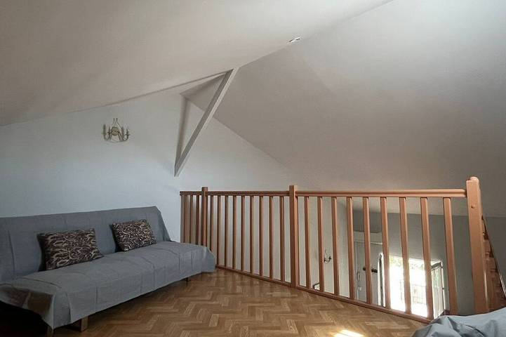 Gîte pour 4 personnes, avec Piscine à Sénas - 4