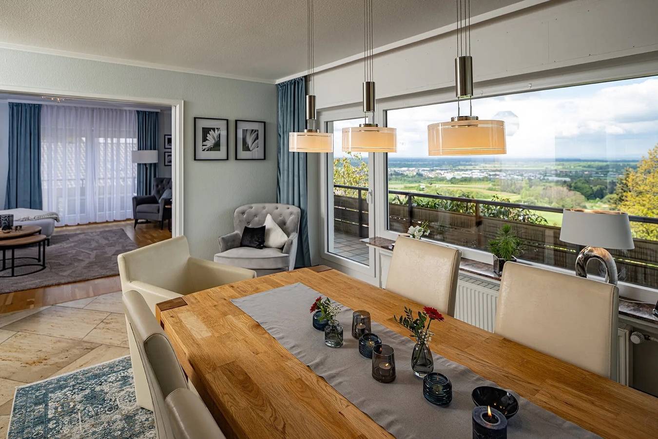 Baden Chalet – Appartement élégant avec vue panoramique sur la vallée du Rhin, vignobles et Forêt-Noire in Bühl, Forêt-Noire centrale