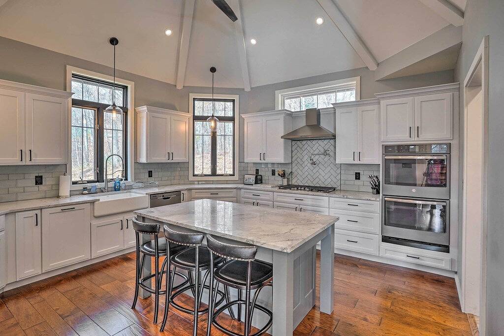 Neu! Sleek 4Br Windham House mit Hot Tub & Mtn Views in Windham, Windham Mountain