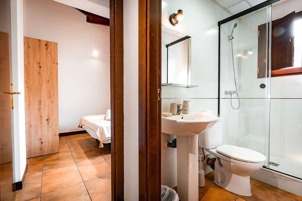 Entire apartment, Air-conditioned apartment with wifi - Qh Mirador San Cristobal 04 in Cella, Teruel Region