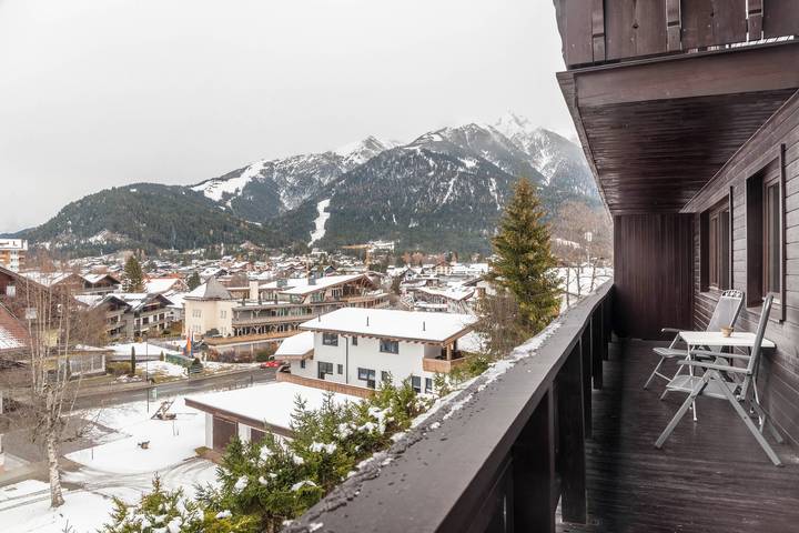 Ferienwohnung für 5 Personen, mit Balkon und Sauna in Innsbruck und Umgebung