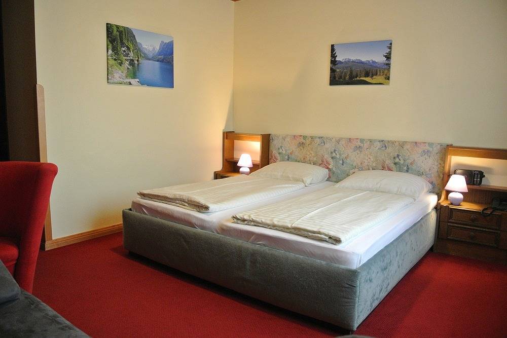 Gasthof Kirchenwirt - Doppelzimmer 3 in Dachsteingebirge, Gosau