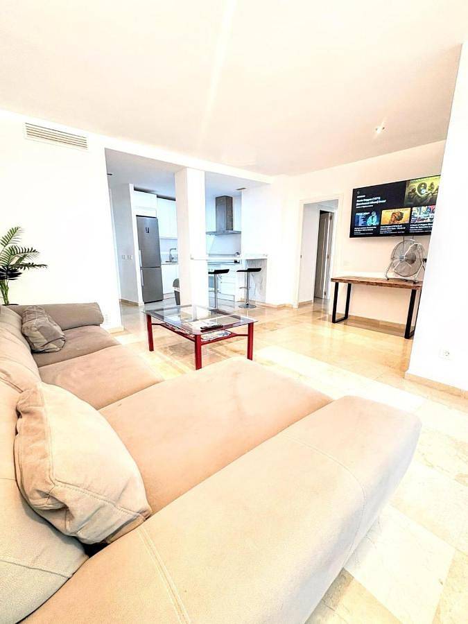 Apartamento de vacaciones para 5 personas, con piscina además de vistas y jardín - 1