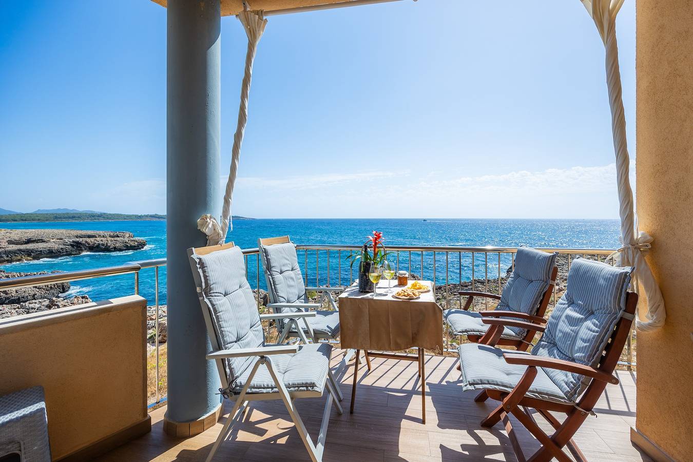 Apartamento entero, Apartamento "Fábula" con vistas al mar Mediterráneo en S’Illot-Cala Morlanda in S'illot Cala Morlanda, Manacor