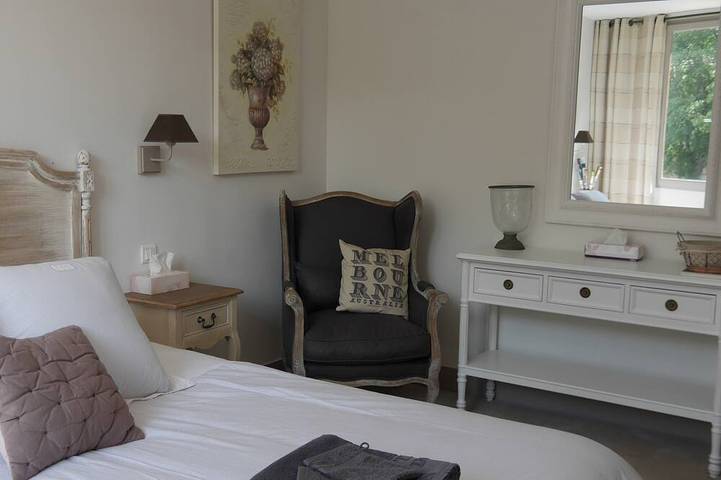 Location de vacances pour 8 personnes, avec terrasse et jardin dans Office De Tourisme D Uzes - 4