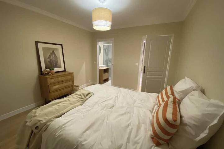 Location de vacances pour 8 personnes dans Office De Tourisme De Granville Terre Et Mer