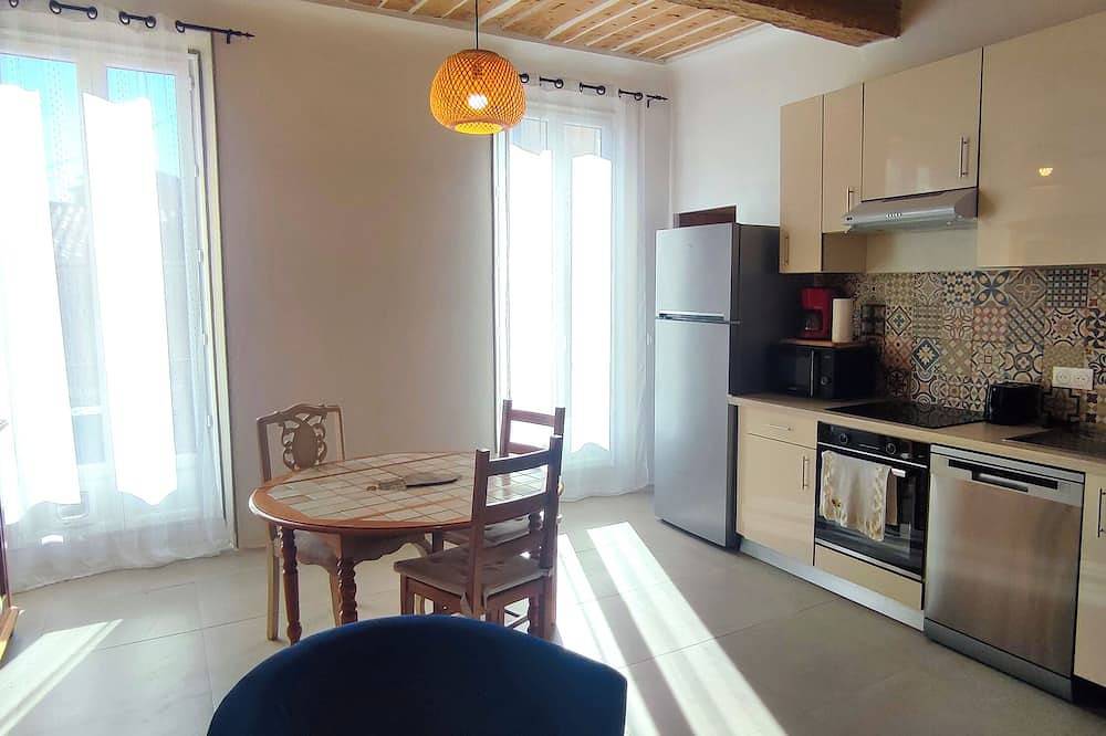 Entire apartment, Provencal apartment with balcony in the Var in Les Arcs (Var), Draguignan region