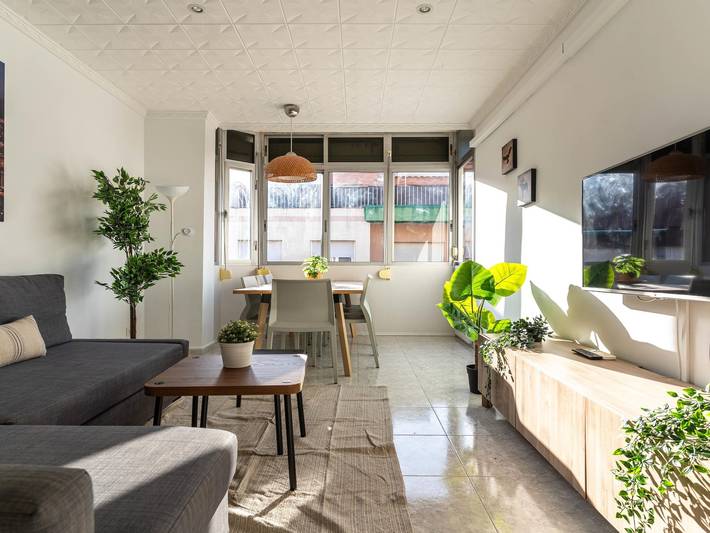 Ganze Ferienwohnung, Ferienwohnung für 7 Personen mit Balkon in Barcelona, Barcelonès