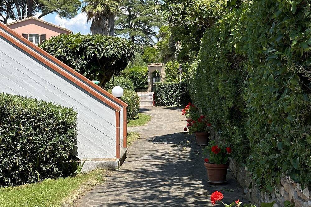 Appartamento intero, Red 2 Apartment in Scarlino, Provincia di Grosseto