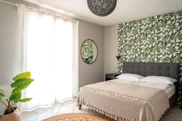 Location de vacances pour 8 personnes, avec jardin ainsi que vue et terrasse à Cala Liberotto - 4