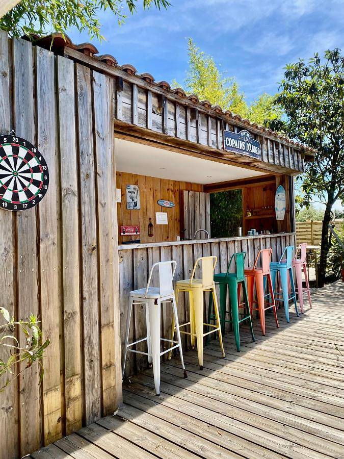Location de vacances pour 16 personnes, avec Jacuzzi ainsi que Terrasse et Piscine à Carignan-de-Bordeaux