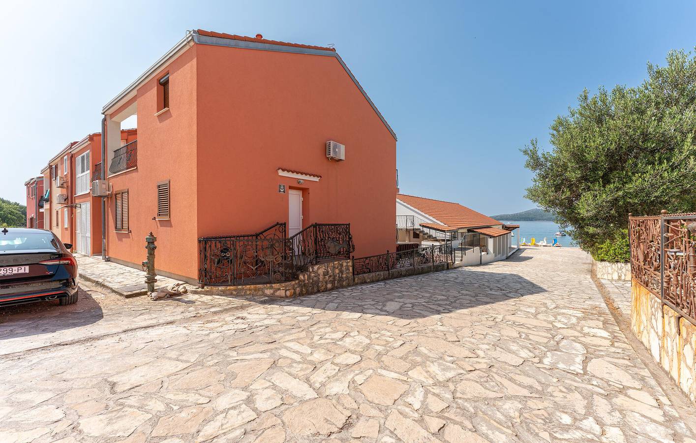 Entire holiday apartment, Holiday apartment for 4 people with terrace in Biograd na Moru, Zadar