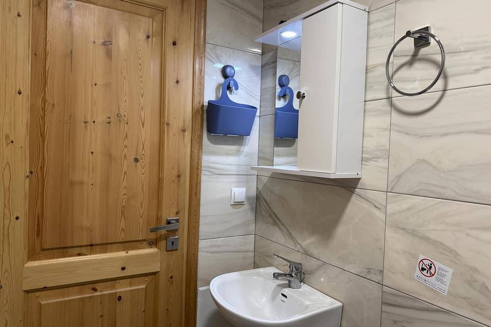 Ganze Wohnung, Traumhaft gelegene Ferienwohnung oberhalb vom Strand bei Chrani | Peloponnes in Messenien