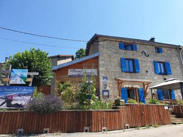 Gîte pour 2 personnes, avec vue et jardin à Comus (Aude)