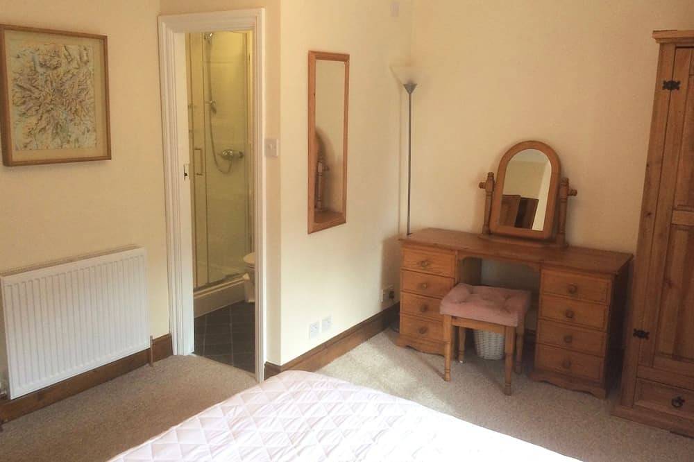 Windermere Zentrum. 3 Bedroom Grade 2 Listed Cottage mit einem Holzofen in Windermere, Lake District