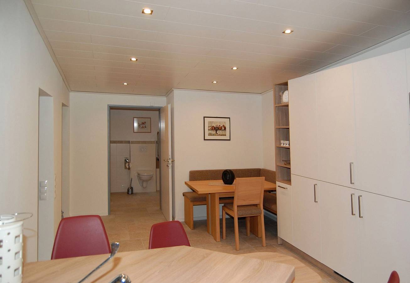 Ganze Wohnung, Apartment 'Fewo Heidi Barrierefrei' mit privater Terrasse, Wlan und Klimaanlage in Papenburg, Nordseeküste