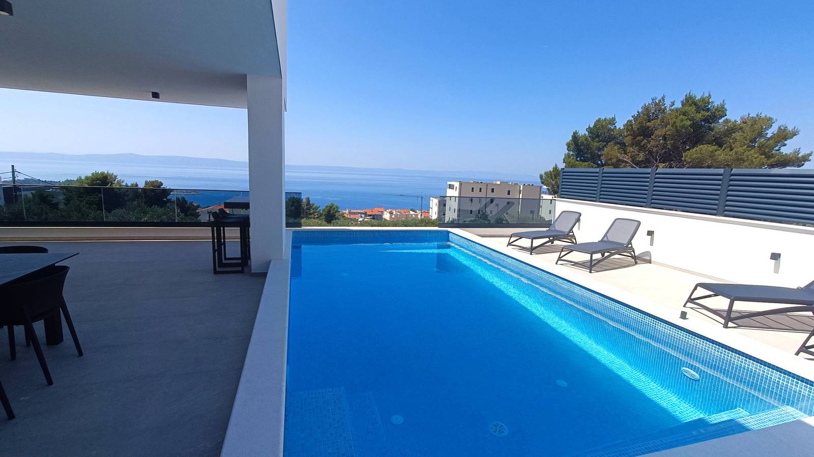 New Villa Ina mit Pool, Meerblick in Makarska, Makarska Riviera