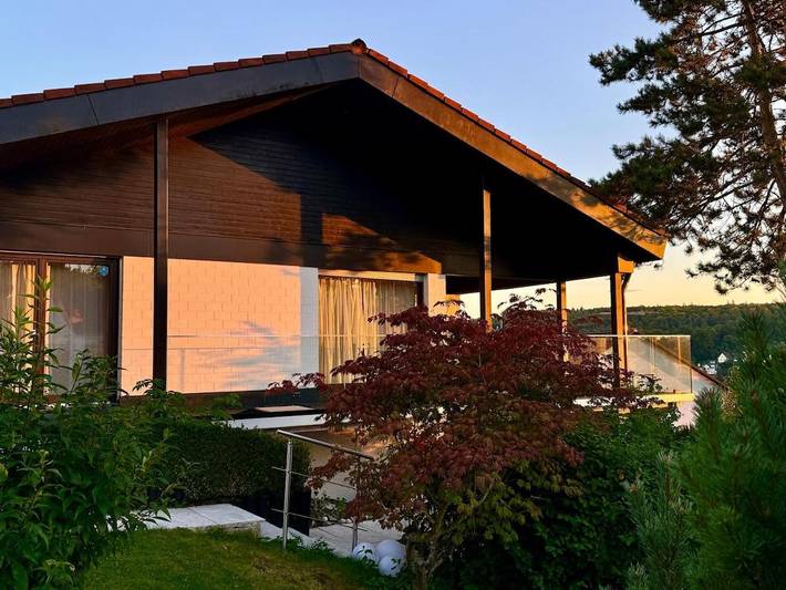 Ferienwohnung für 4 Personen, mit Balkon und Terrasse sowie Garten und Ausblick in Blaustein