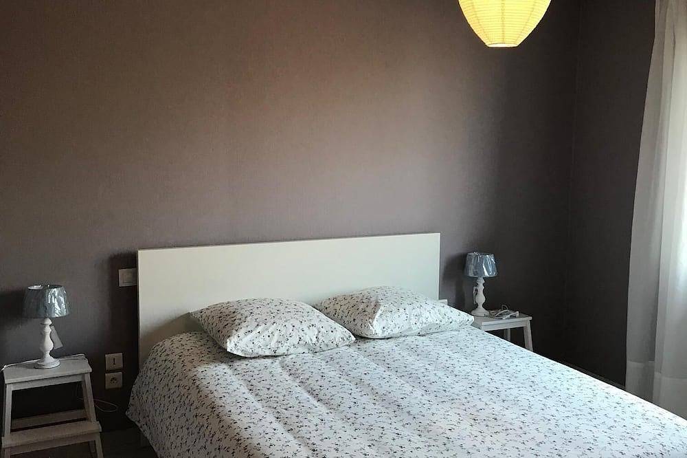 Le Petit Paradis - Gîte pour 8 personnes avec Piscine Privée à la Campagne in Caylus, Quercy